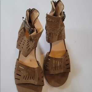 Womens Tan heel